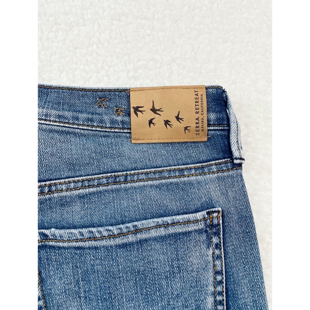 (NWOT) SERRA RETREAT • El Sol Light Wash Straight Leg Jeans, 6 - Picture 12 of 13